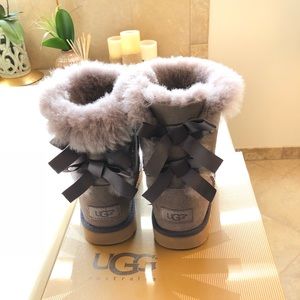 Bailey bow uggs boots kids size 1